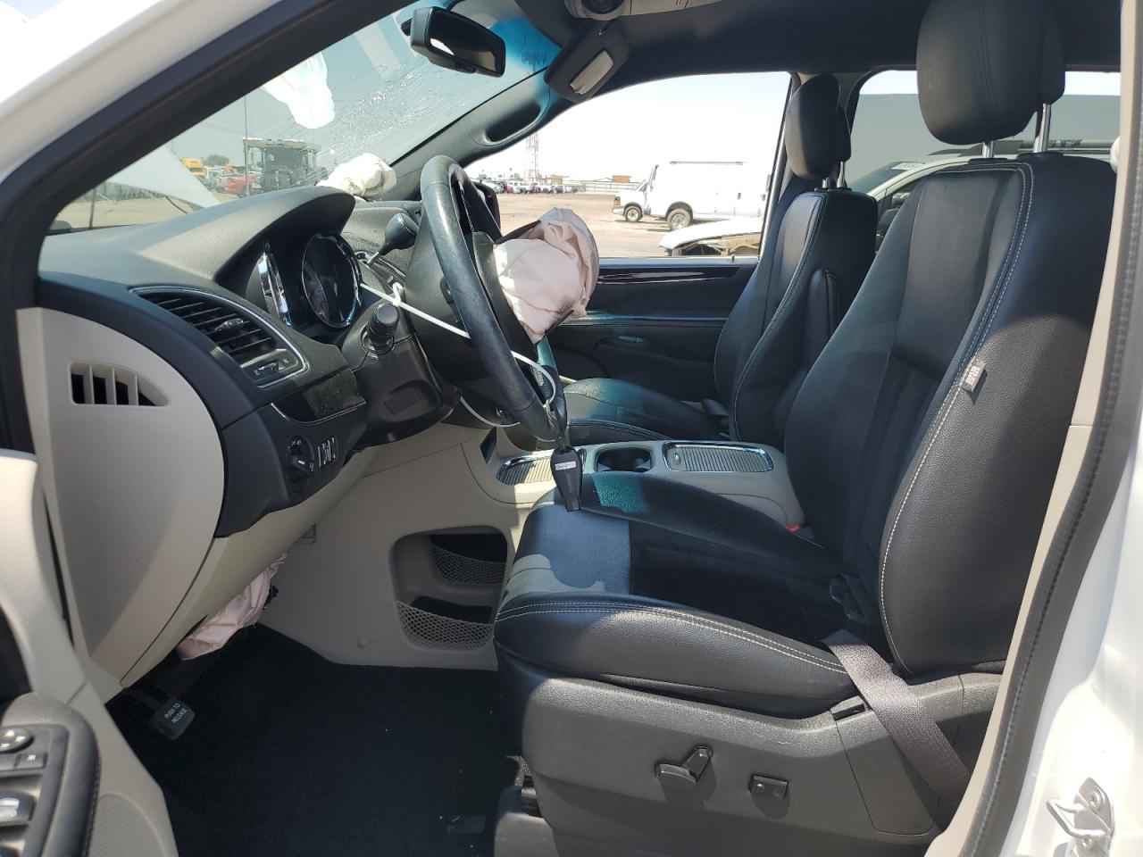 2017 Dodge Grand Caravan Sxt vin: 2C4RDGCG1HR705890