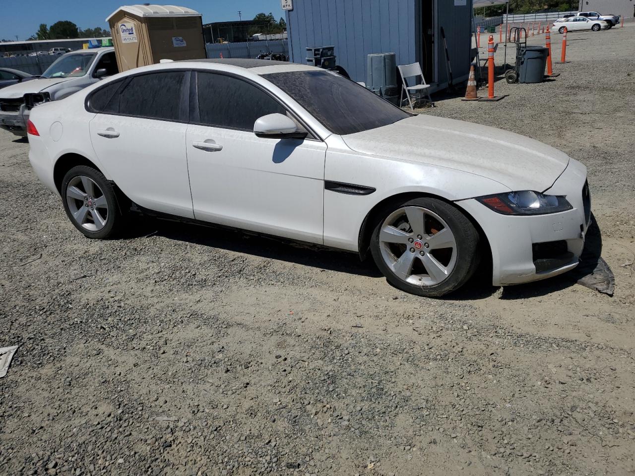 2018 Jaguar Xf vin: SAJBS4FX9JCY71141