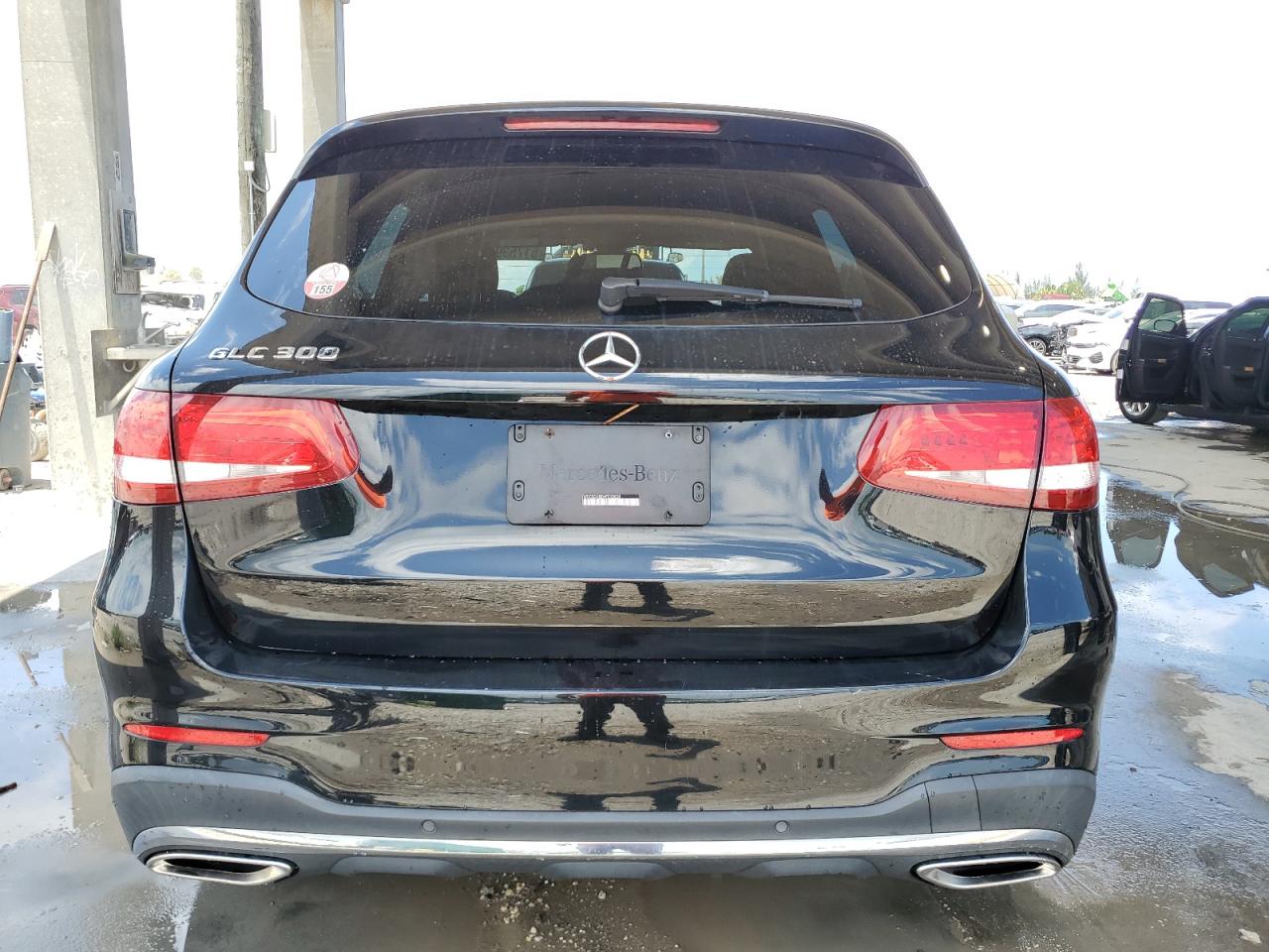 WDC0G4JB0HF212838 2017 Mercedes-Benz Glc 300