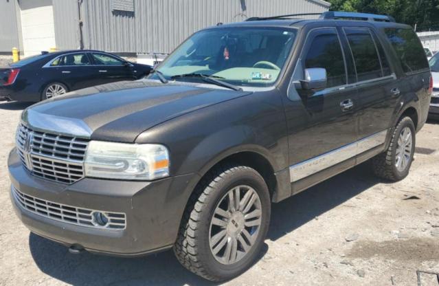 2008 Lincoln Navigator  for Sale in West Mifflin, PA - Rear End