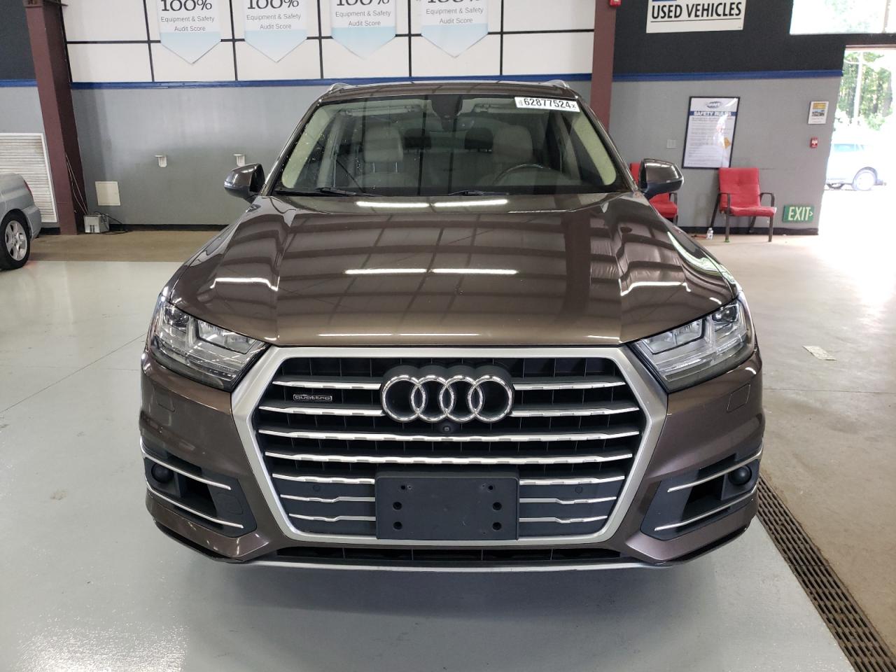 2017 Audi Q7 Premium Plus vin: WA1LAAF7XHD019996