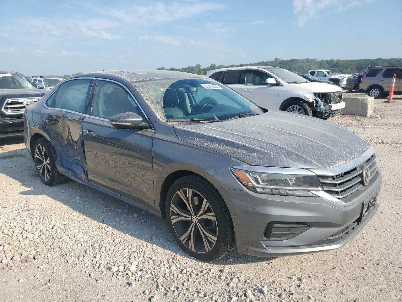 Lot #2953182213 2020 VOLKSWAGEN PASSAT SEL