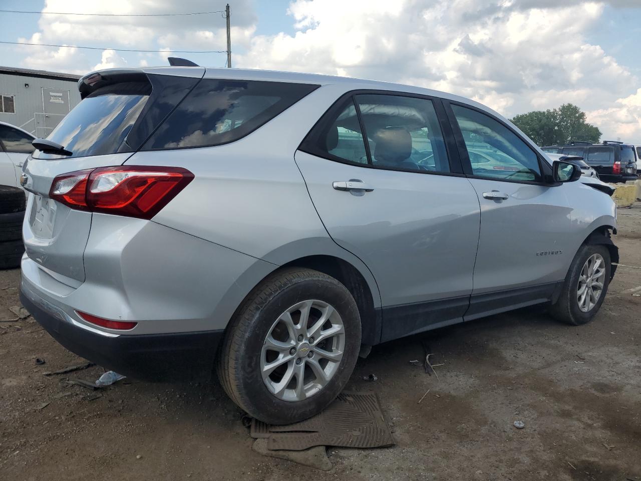 2GNAXHEV7J6119702 CHEVROLET EQUINOX 2018