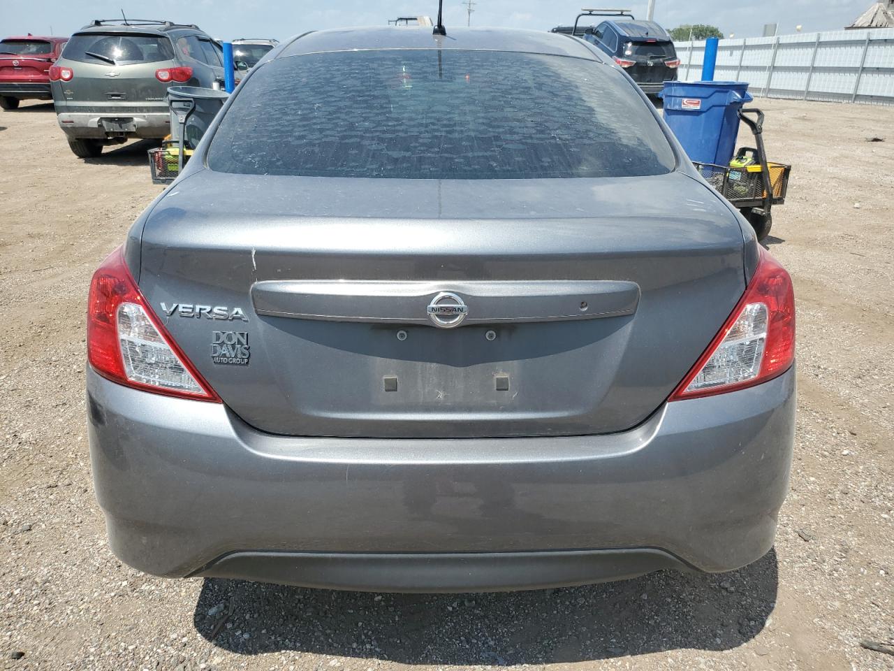 3N1CN7AP7JL862447 2018 Nissan Versa S