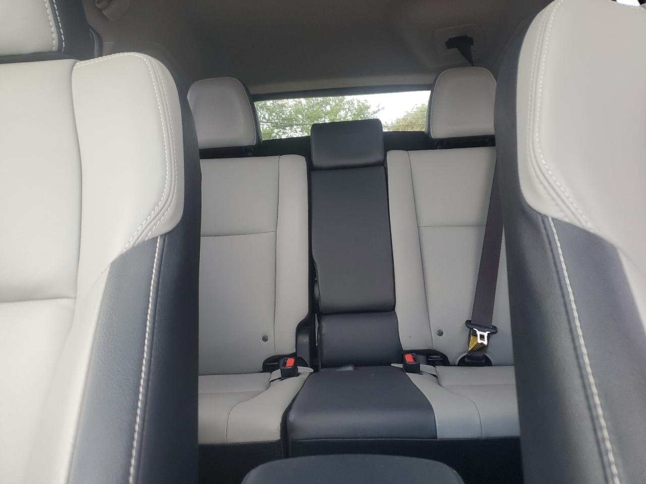 JTMDFREV6JJ205522 2018 Toyota Rav4 Limited