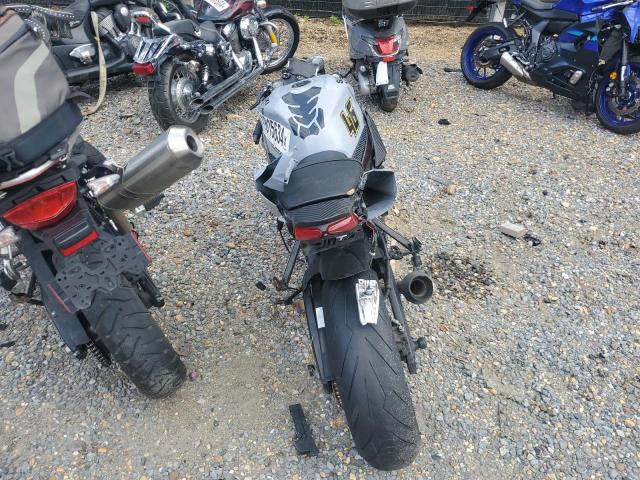 2022 SUZUKI GSX-R600 - JS1GN7FA4N7100295