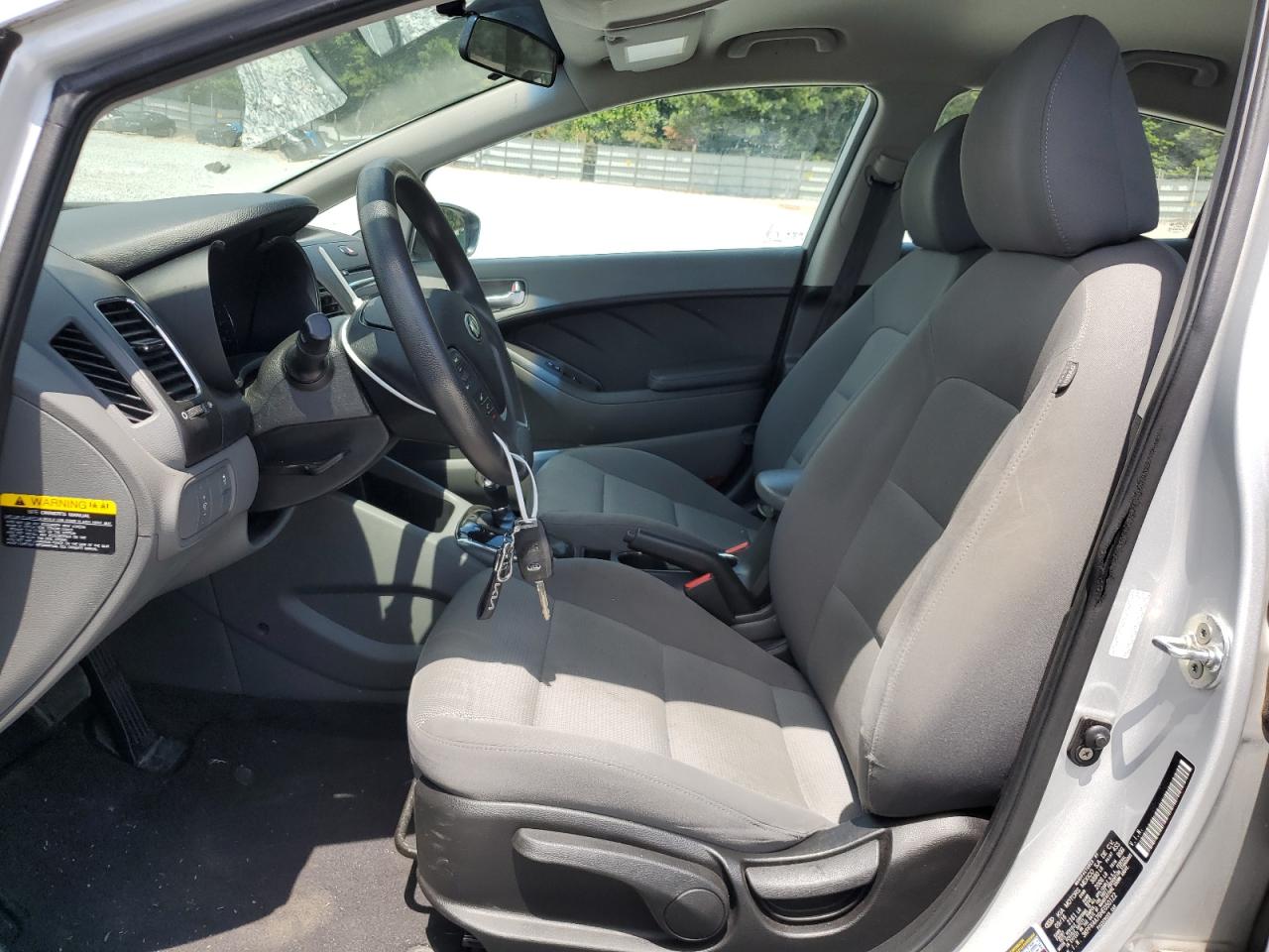 3KPFK4A76HE050122 2017 Kia Forte Lx