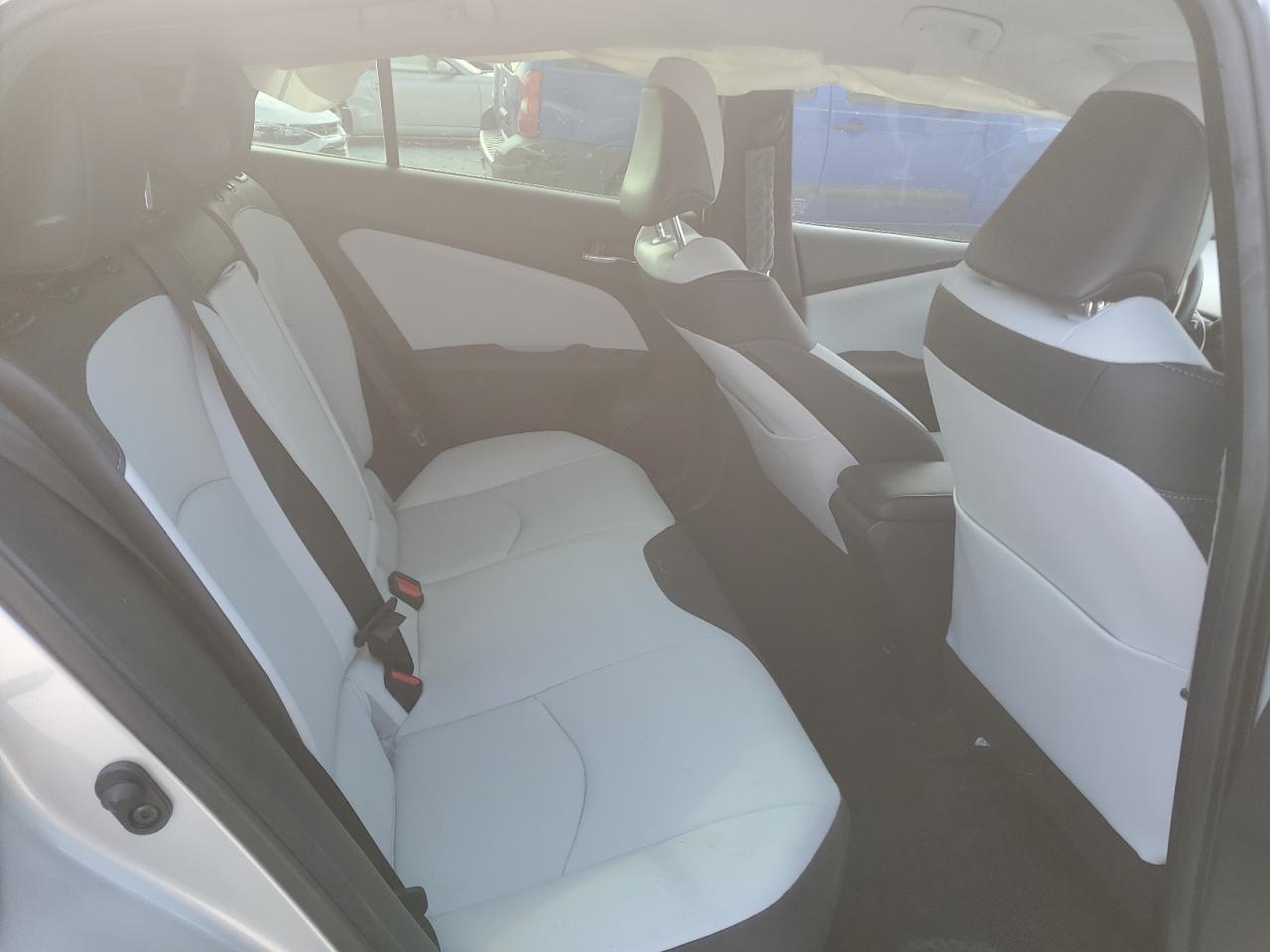 JTDKARFU4G3027957 2016 Toyota Prius