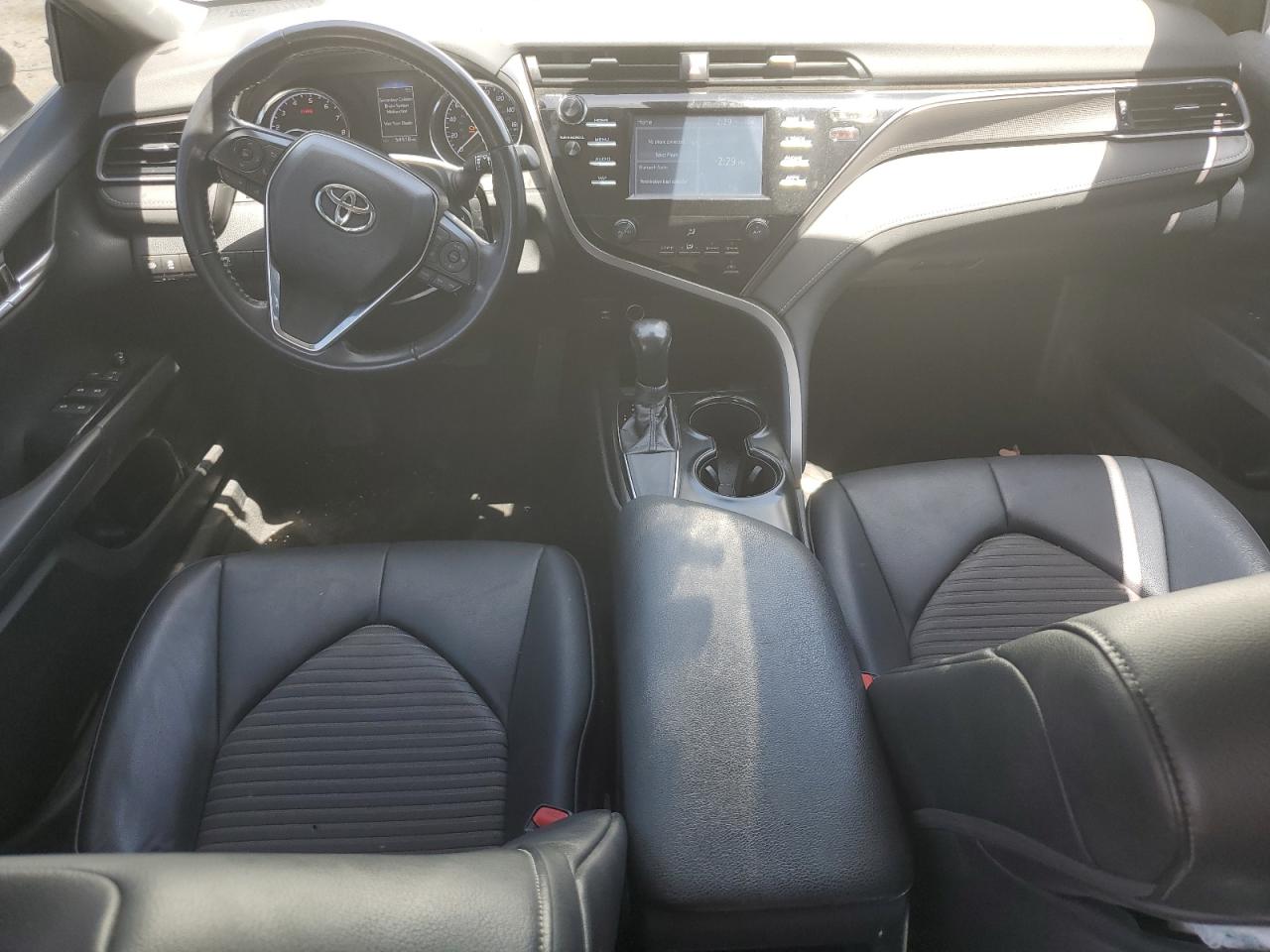 2019 Toyota Camry L vin: 4T1B11HK5KU829820