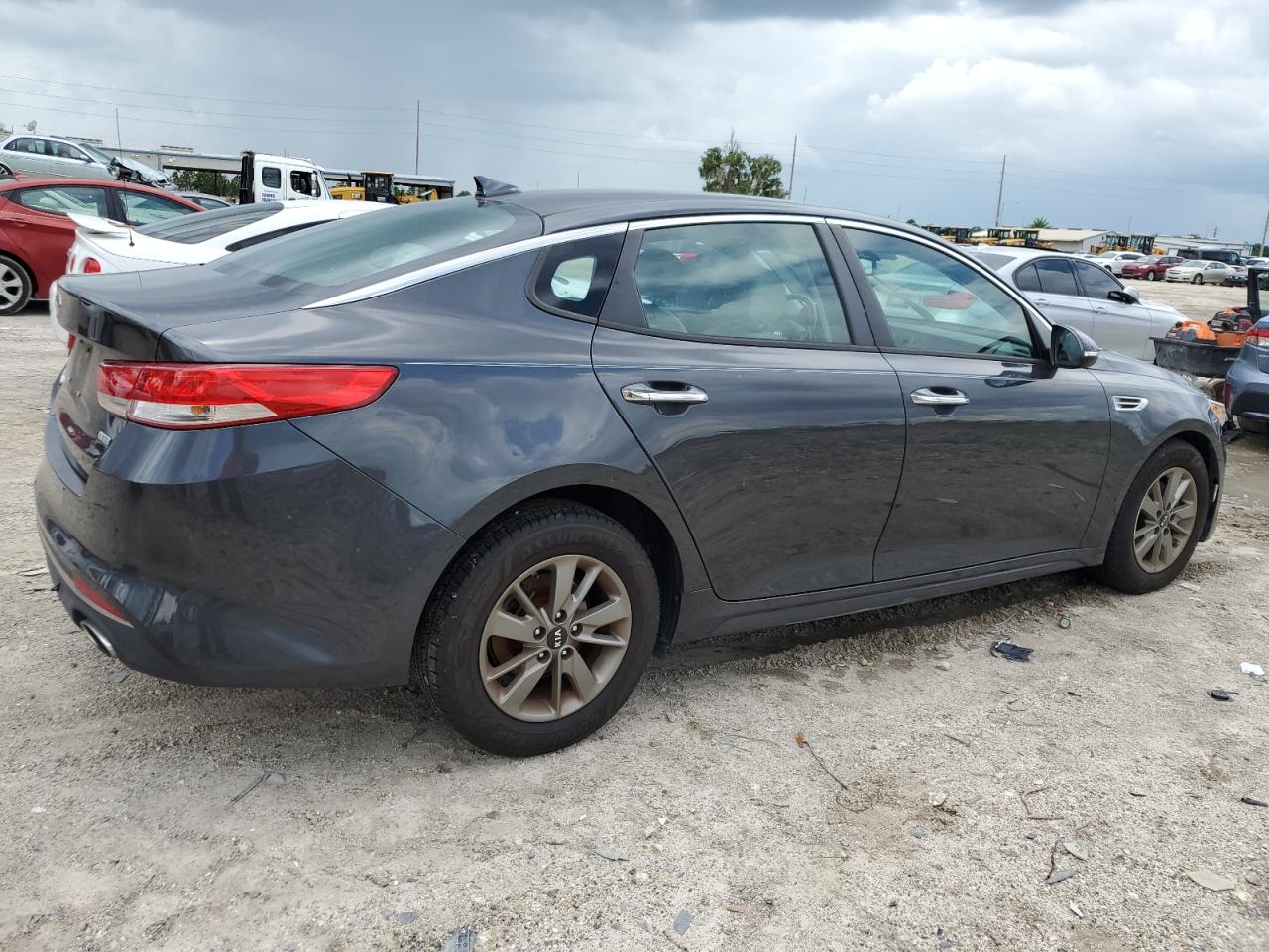 2016 Kia Optima Lx vin: 5XXGT4L14GG031052