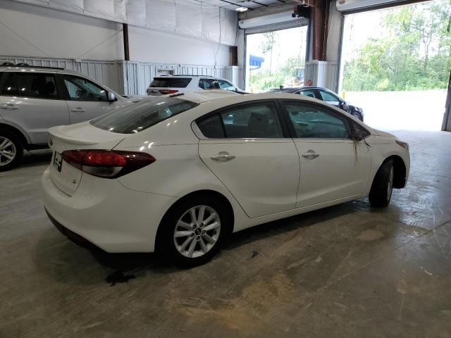 VIN 3KPFL4A7XHE052758 2017 KIA Forte, LX no.3