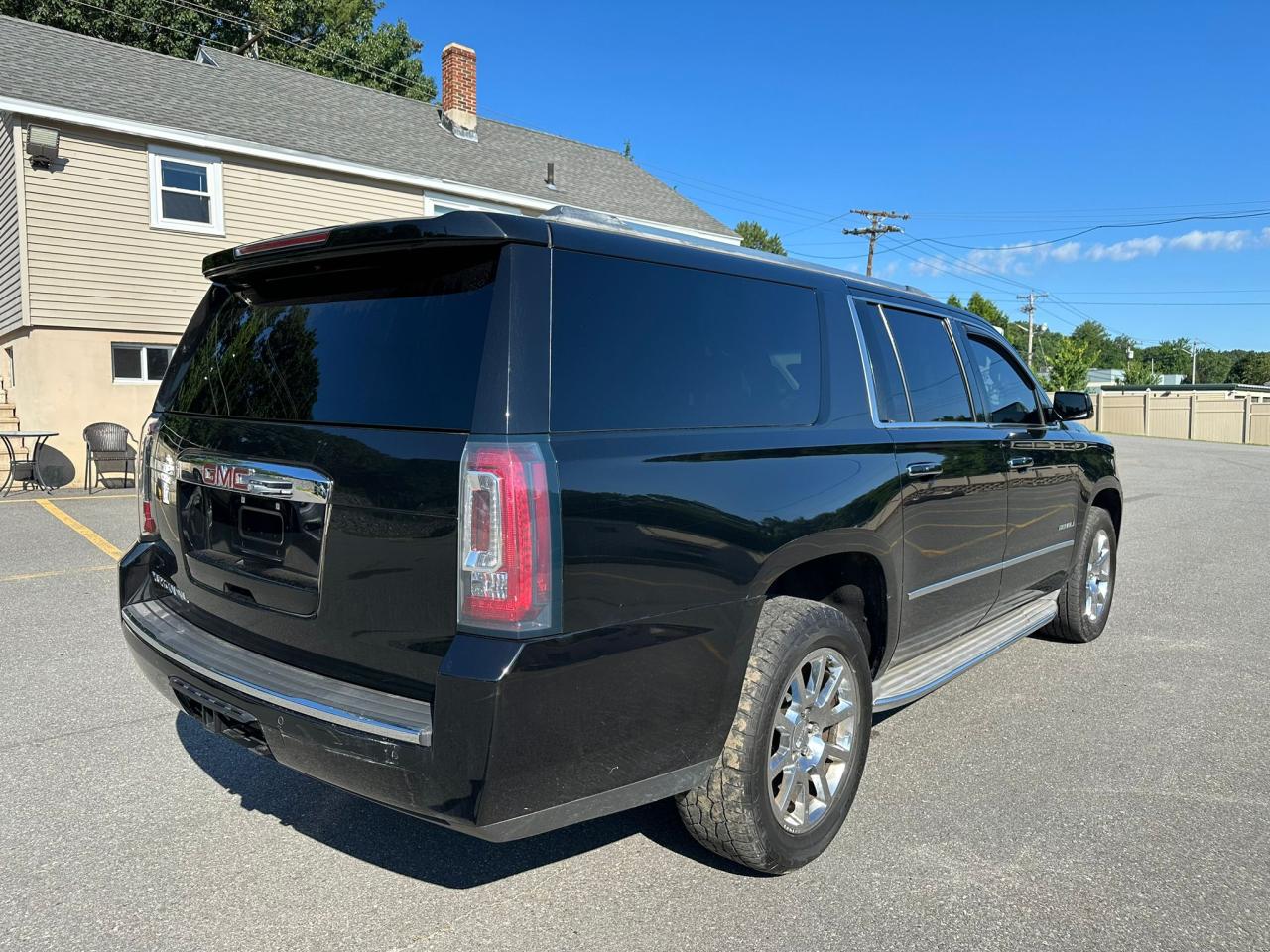 2015 GMC Yukon Xl Denali vin: 1GKS2JKJ2FR183716