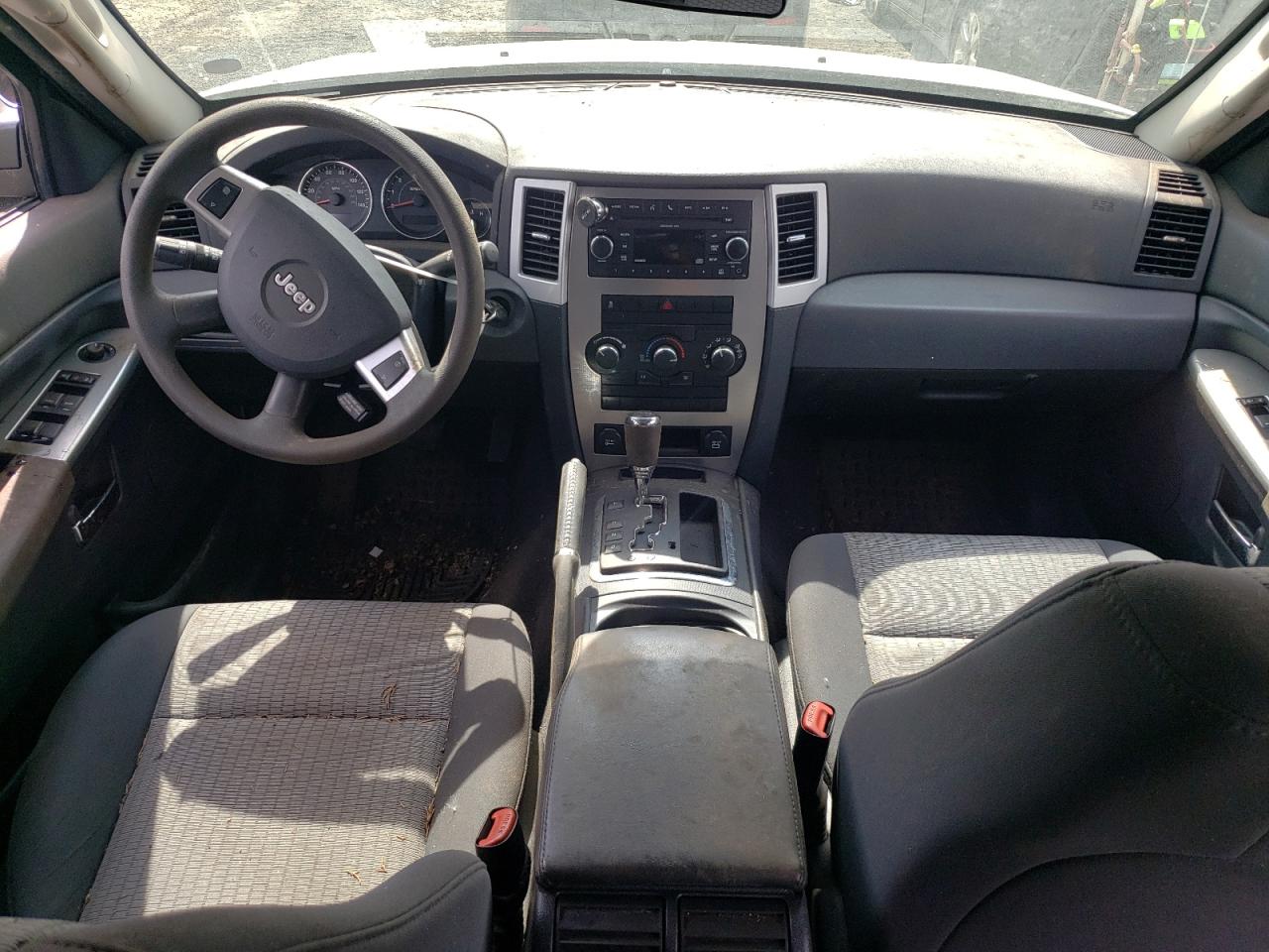 1J4PR4GK3AC139911 2010 Jeep Grand Cherokee Laredo