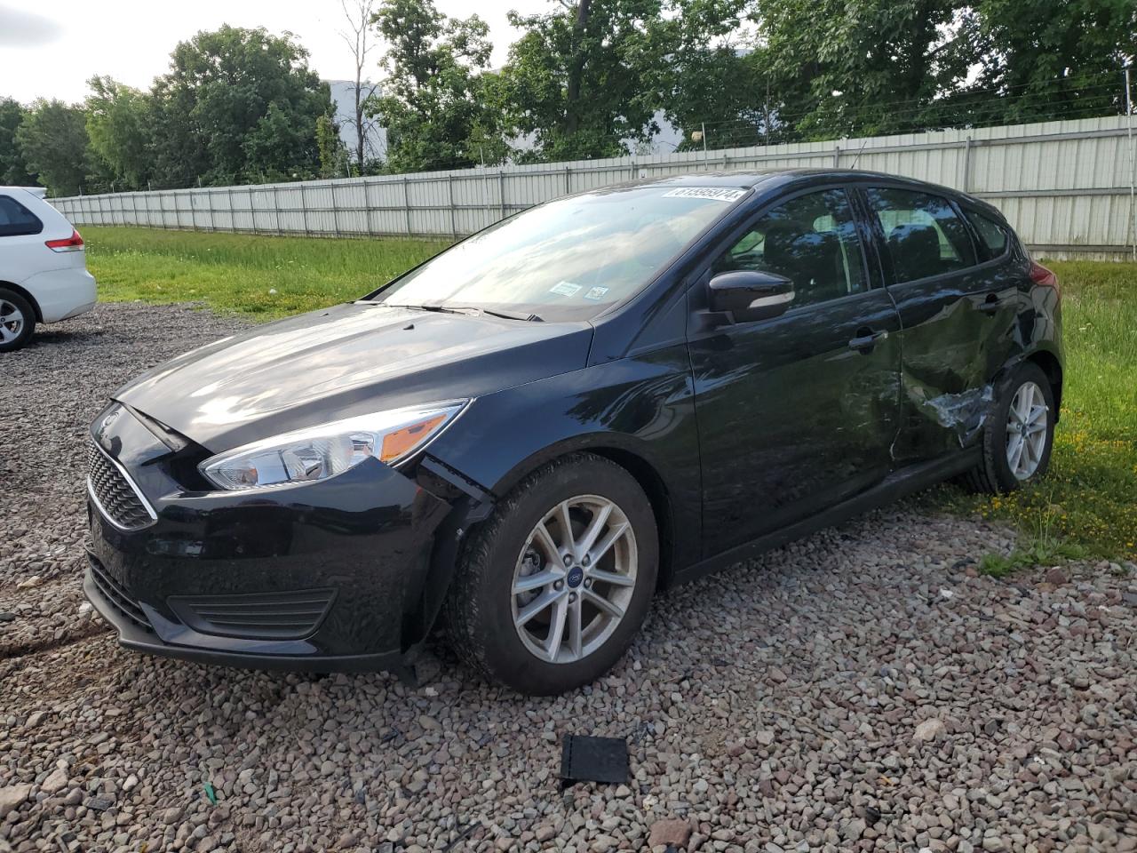 2017 Ford Focus Se vin: 1FADP3K24HL326610