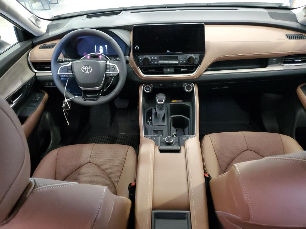 5TDAAAB5XRS051502 TOYOTA GRAND HIGH 2024