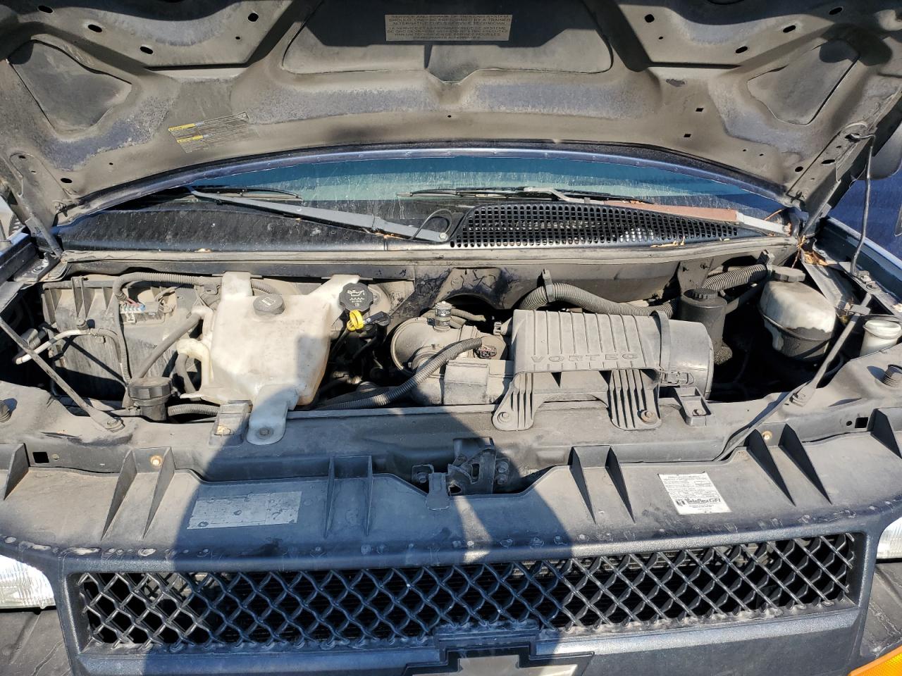 1GAGG25U241193780 2004 Chevrolet Express G2500