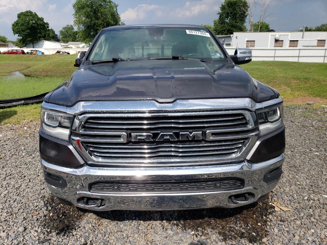 2019 Ram 1500 Laramie vin: 1C6SRFRT1KN637197