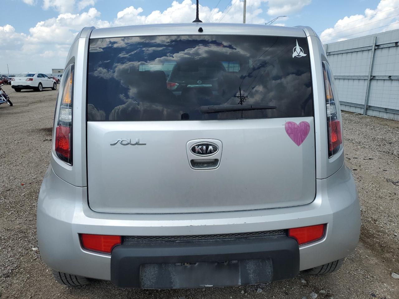 KNDJT2A27B7308347 2011 Kia Soul +