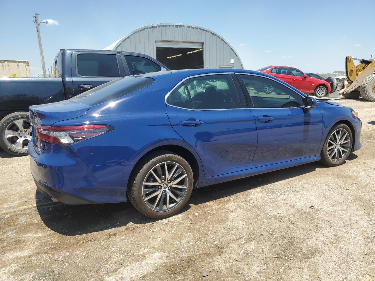 Lot #3006661347 2023 TOYOTA CAMRY XLE