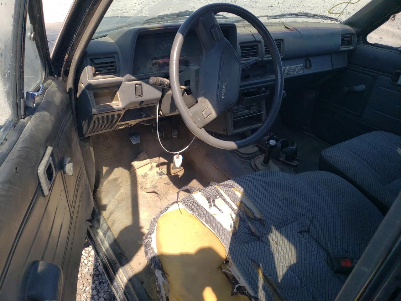 JT4RN67D7H5072350 1987 Toyota Pickup Xtracab Rn67 Dlx