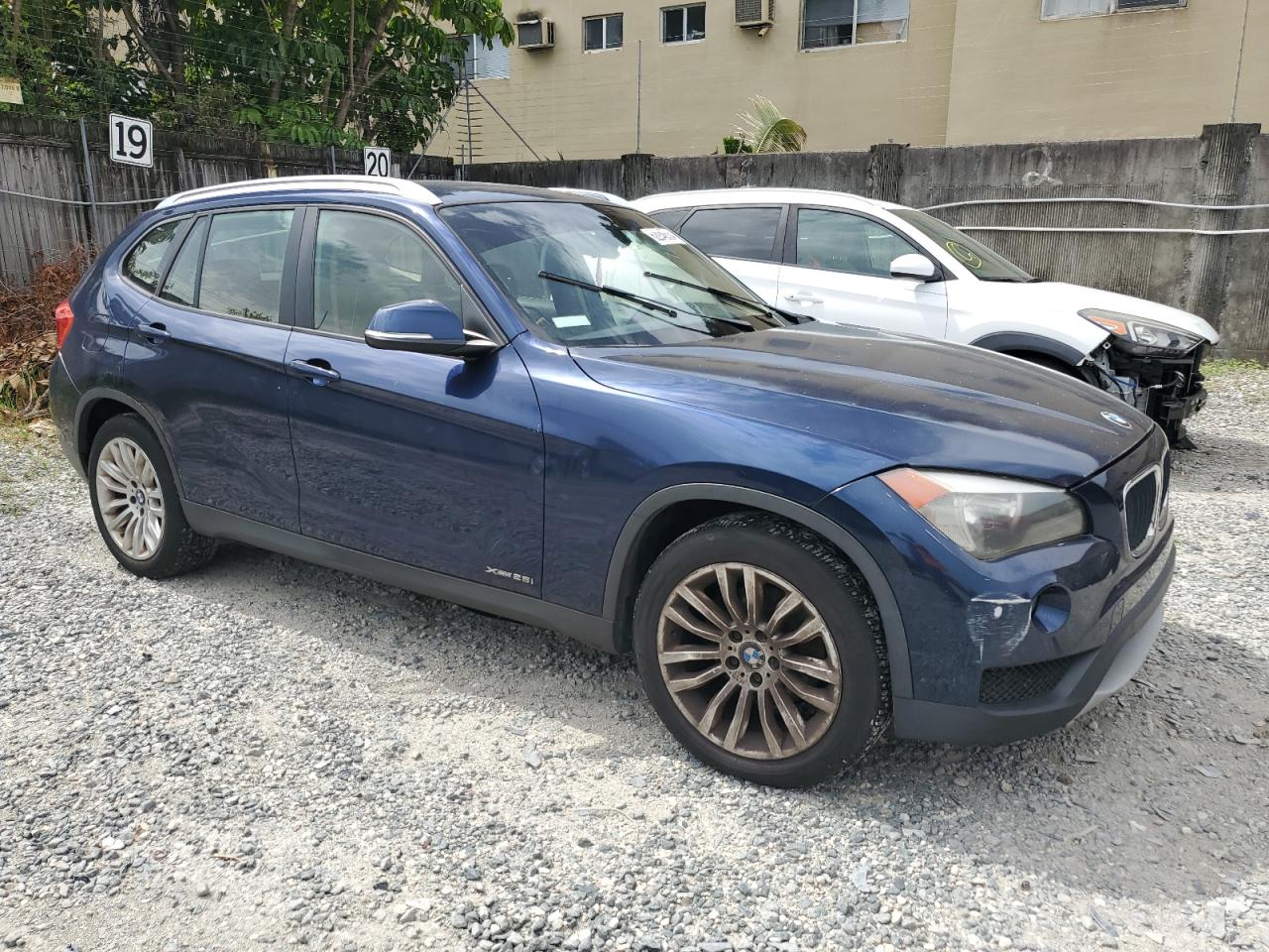 2013 BMW X1 xDrive28I vin: WBAVL1C55DVR87596