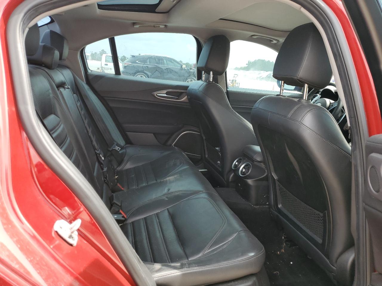 ZARFAECN5H7555918 2017 Alfa Romeo Giulia Ti