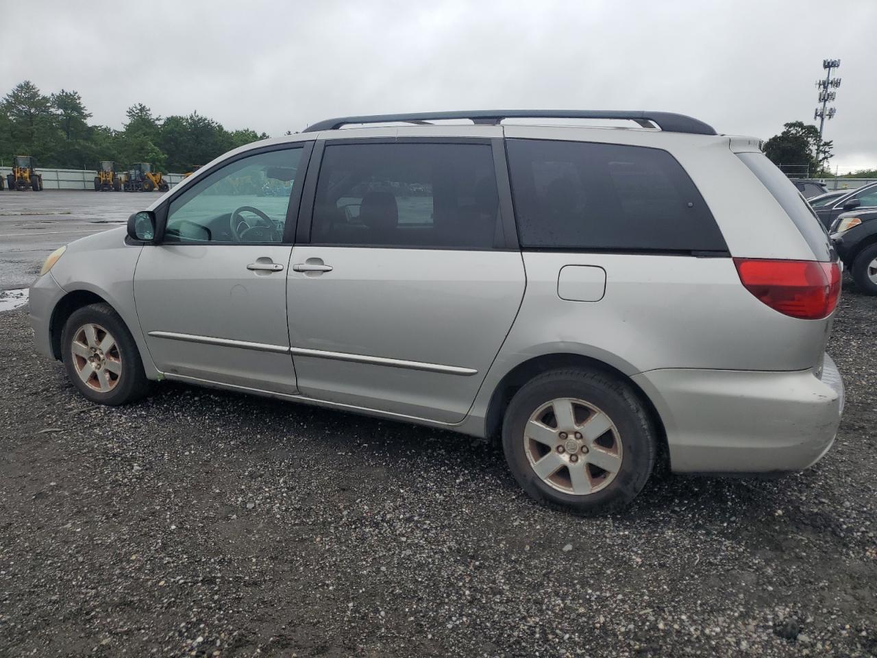 Lot #2714951061 2004 TOYOTA SIENNA CE