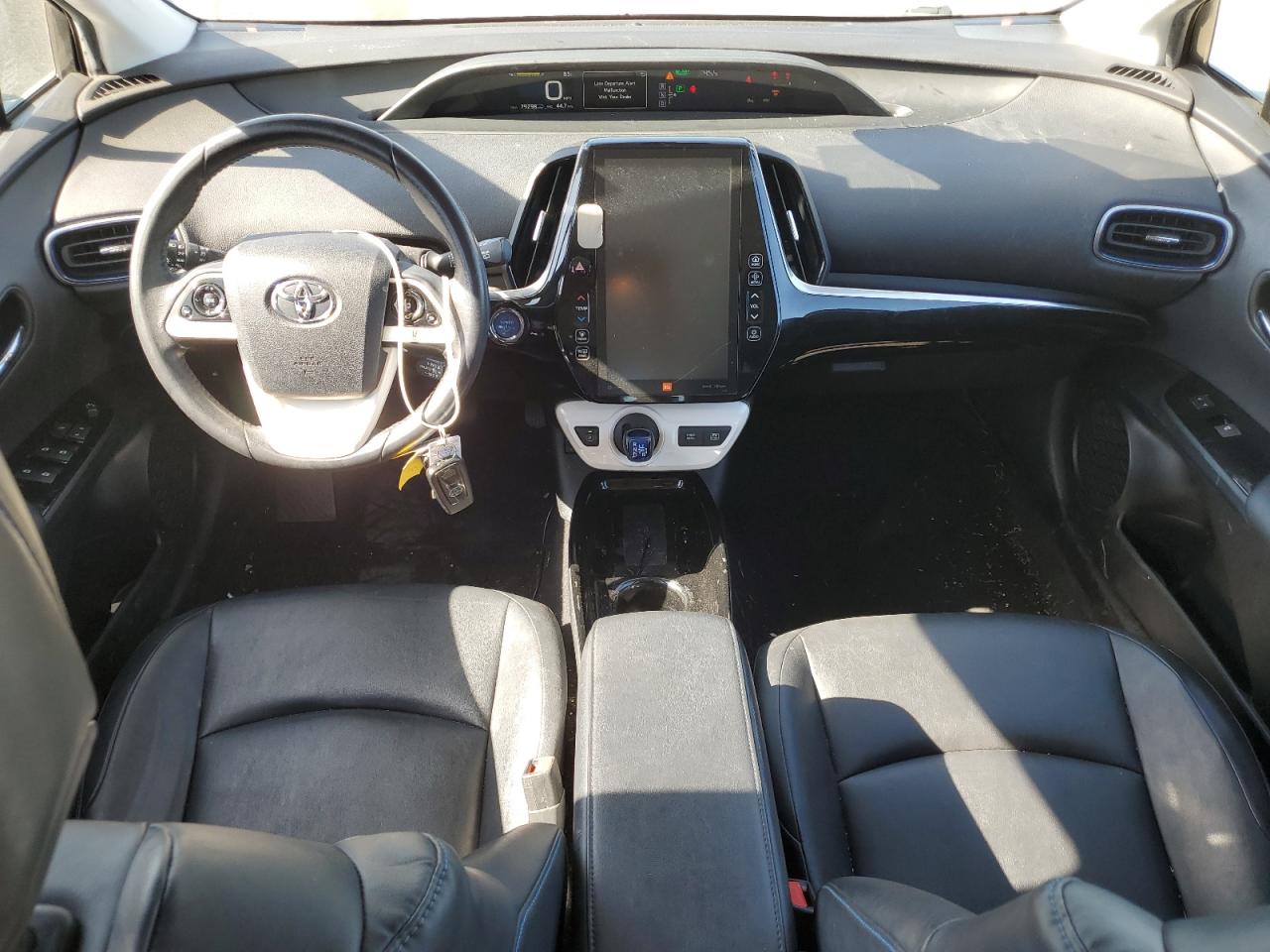 JTDKARFU5J3059694 2018 Toyota Prius