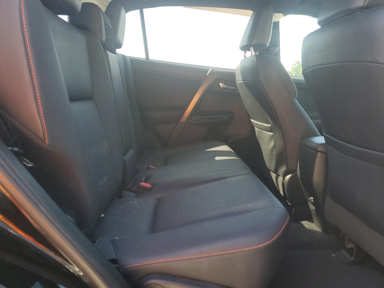 2T3NFREV8HW356717 2017 Toyota Rav4 Se