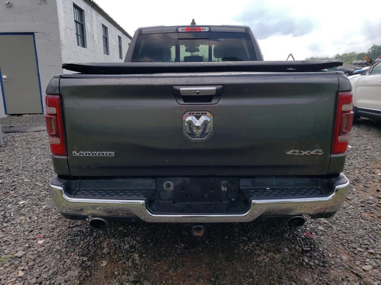 2019 Ram 1500 Laramie vin: 1C6SRFRT1KN637197