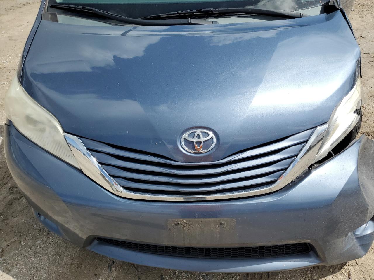 Lot #2879107954 2015 TOYOTA SIENNA LE