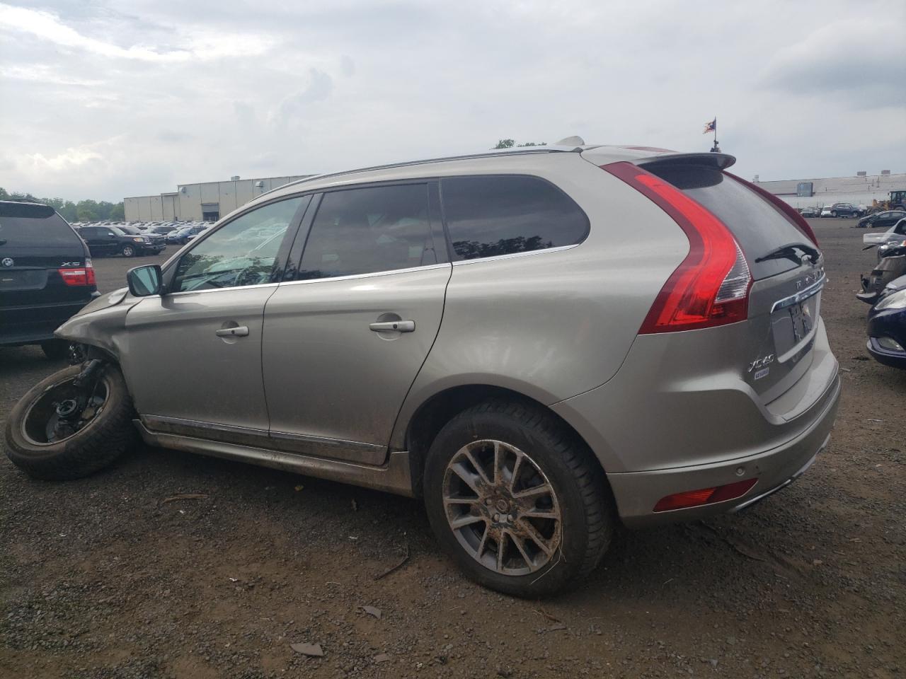 2016 Volvo Xc60 T5 Premier vin: YV4612RK5G2825793