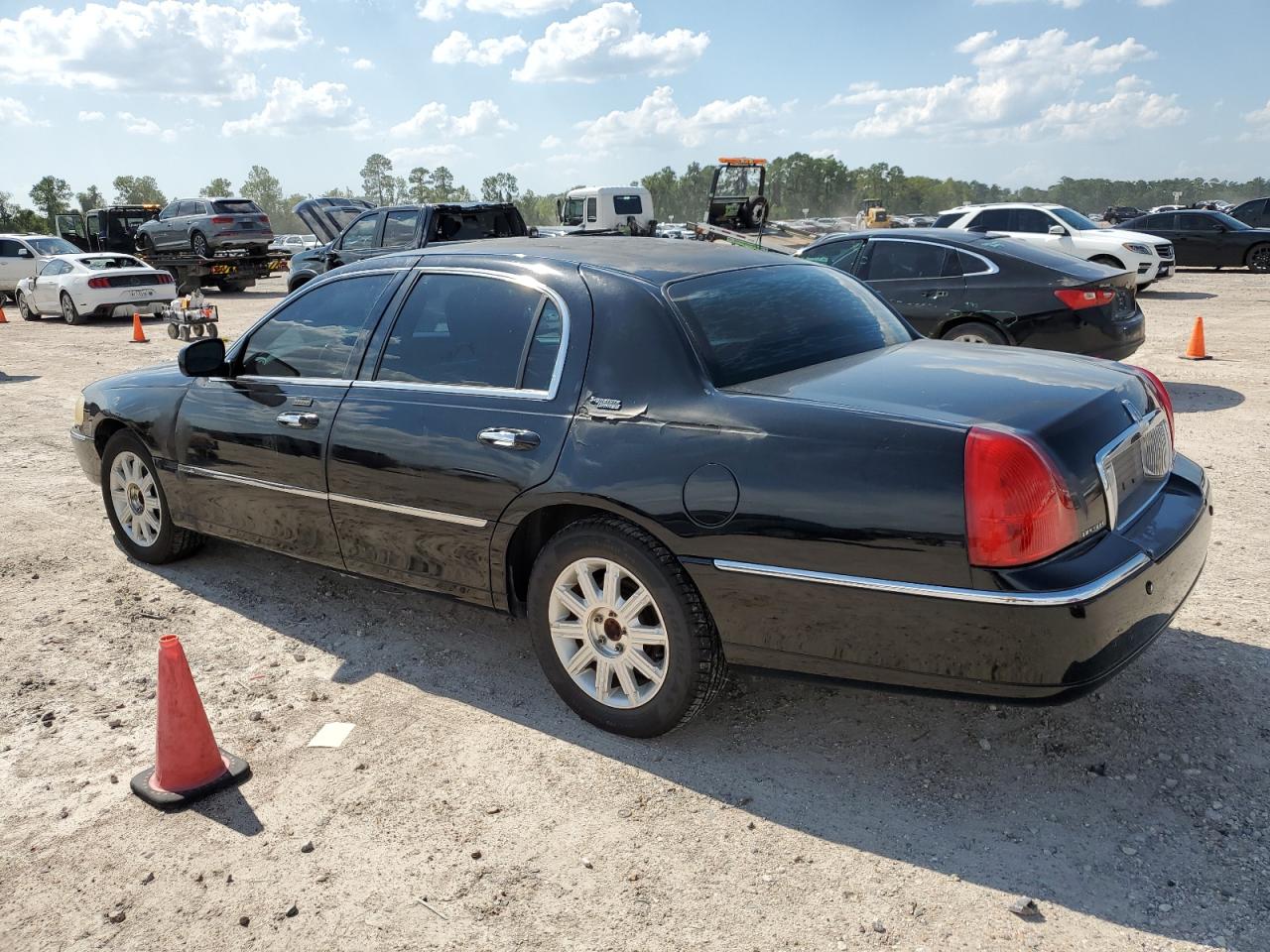 2lnbl8cvxbx764508 2LNBL8CVXBX764508 2011 Lincoln Town Car Signature Limited