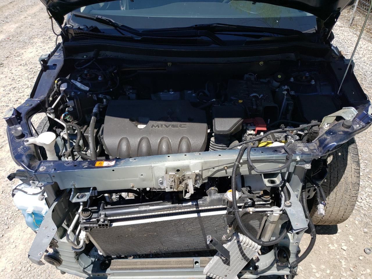 JA4AZ3A32KZ032073 2019 Mitsubishi Outlander Se