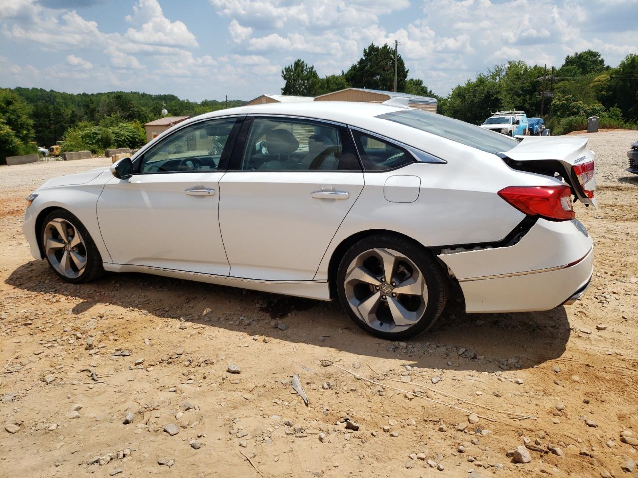 1HGCV1F92JA117392 HONDA ACCORD 2018