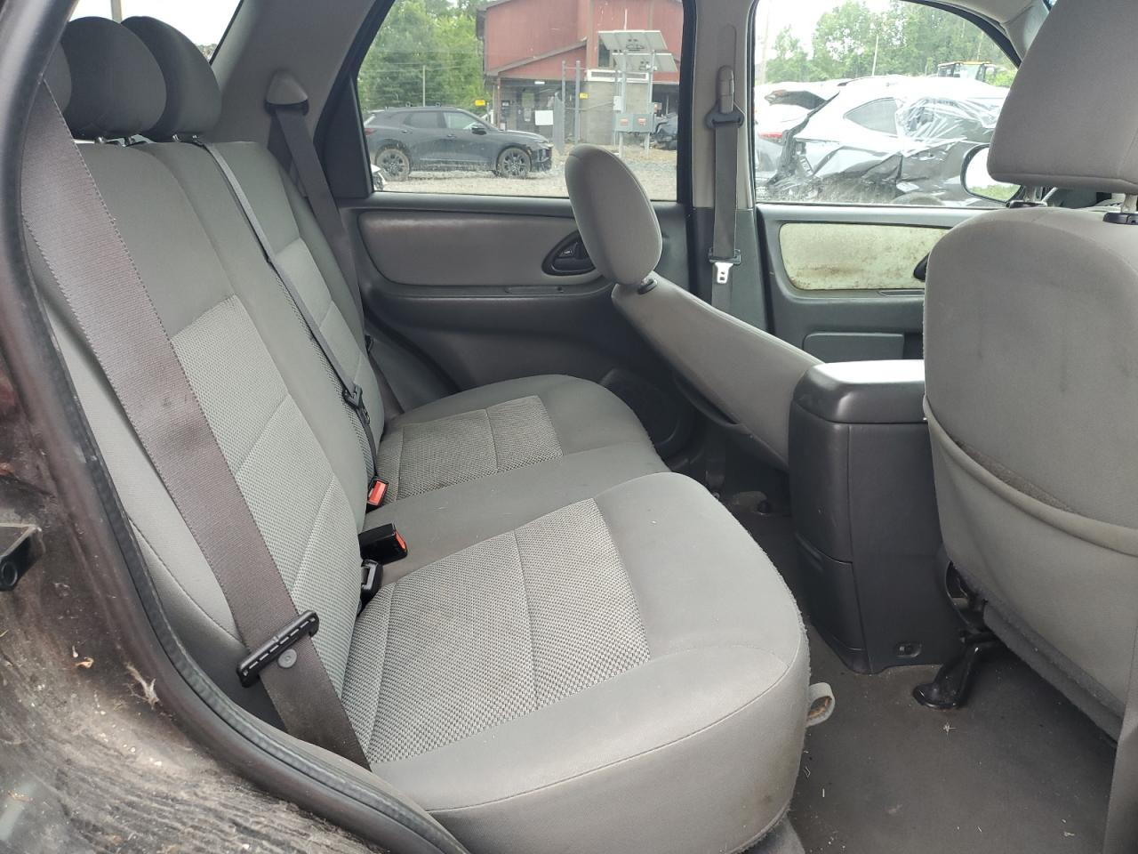 1FMYU03Z65KB33225 2005 Ford Escape Xlt