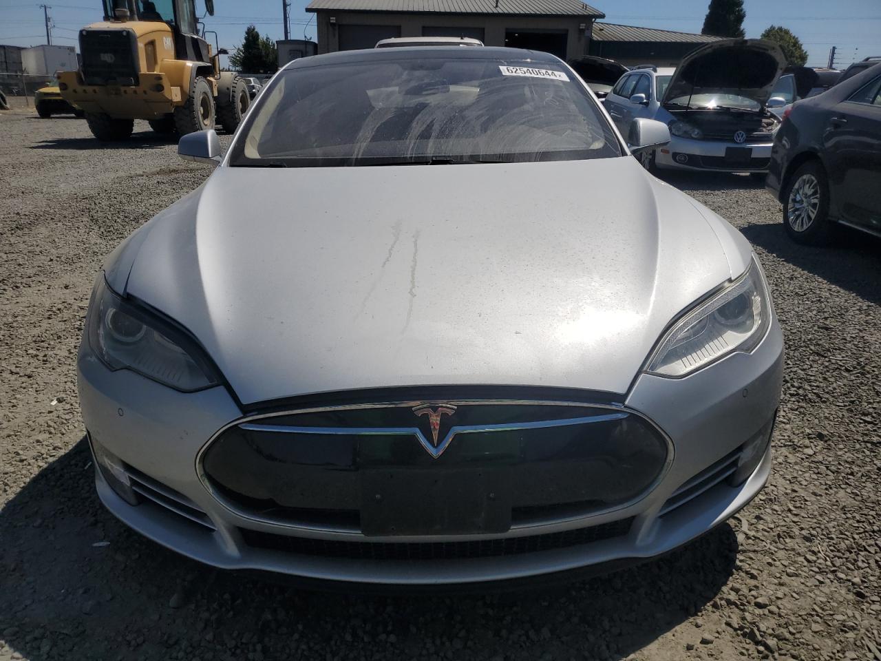 2013 Tesla Model S vin: 5YJSA1DP6DFP17061