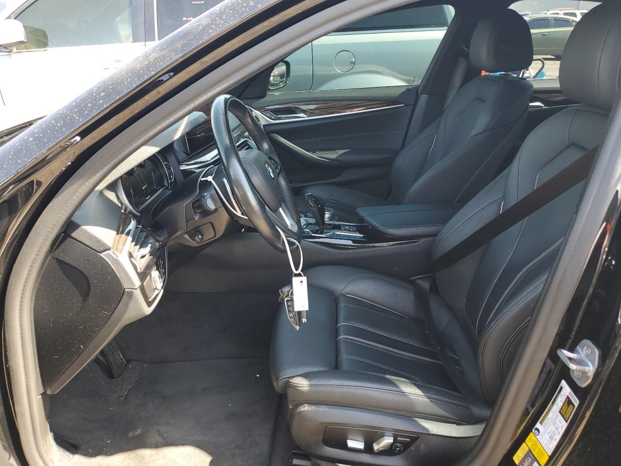 WBAJA9C59KB399735 2019 BMW 530E