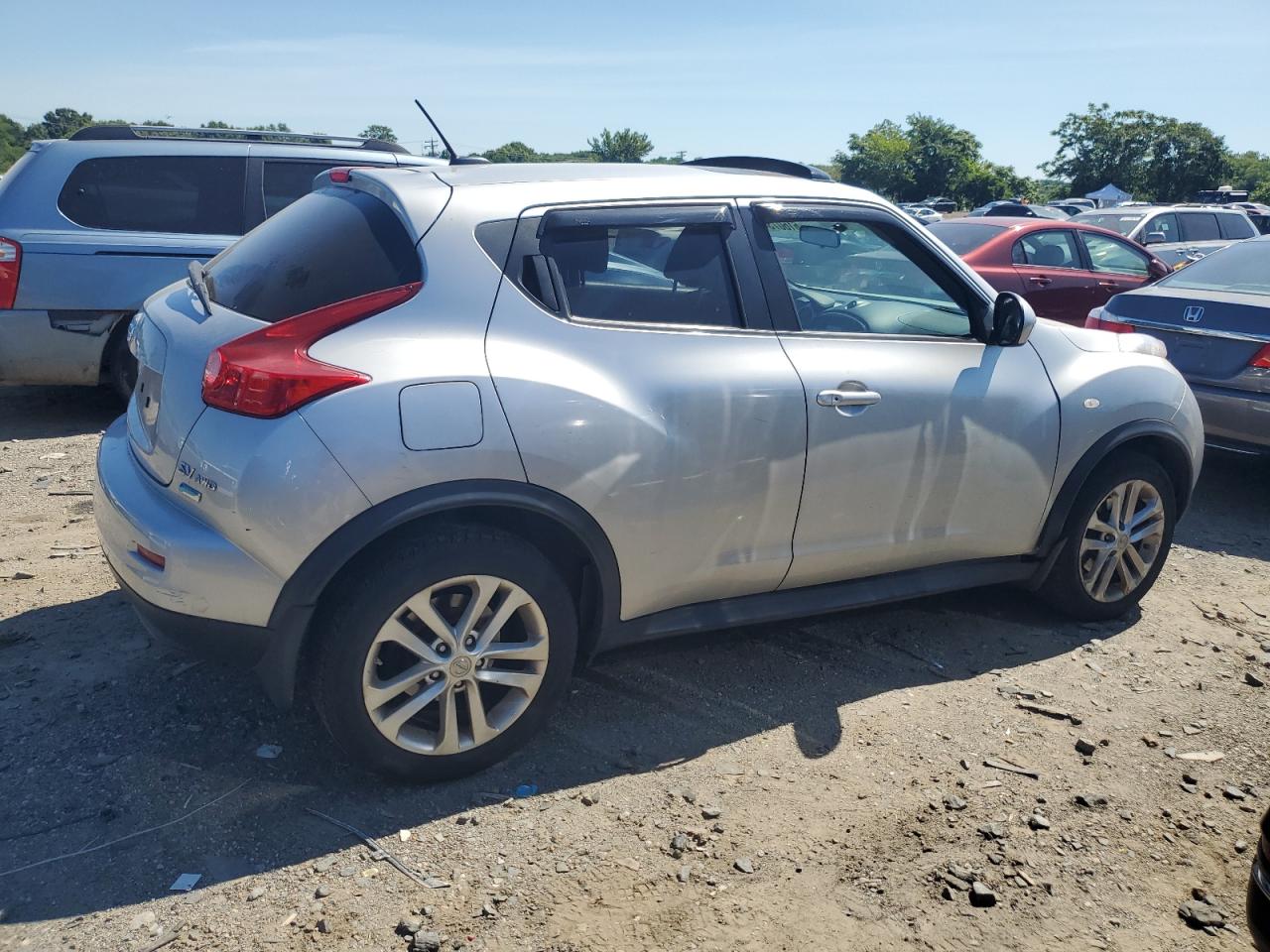 2014 Nissan Juke S vin: JN8AF5MV9ET357676