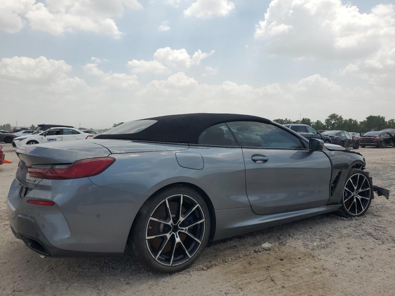 2022 BMW M850Xi vin: WBAFY4C07NCH97004