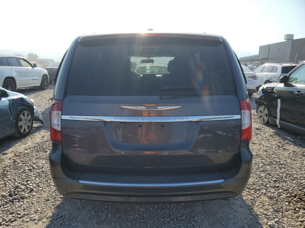 2016 Chrysler Town & Country Touring vin: 2C4RC1BG5GR298561