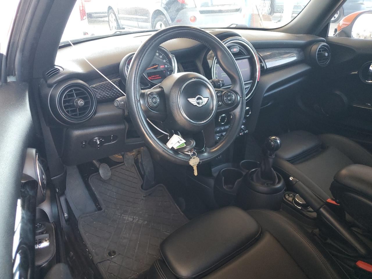 WMWXP7C51J2C62044 2018 Mini Cooper S