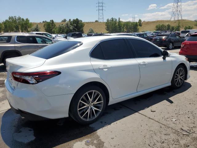 VIN 4T1F11BK4MU028714 2021 Toyota Camry, Xle no.3