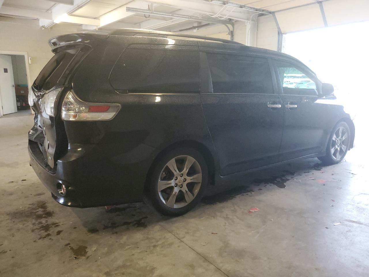 Lot #2945615113 2014 TOYOTA SIENNA SPO