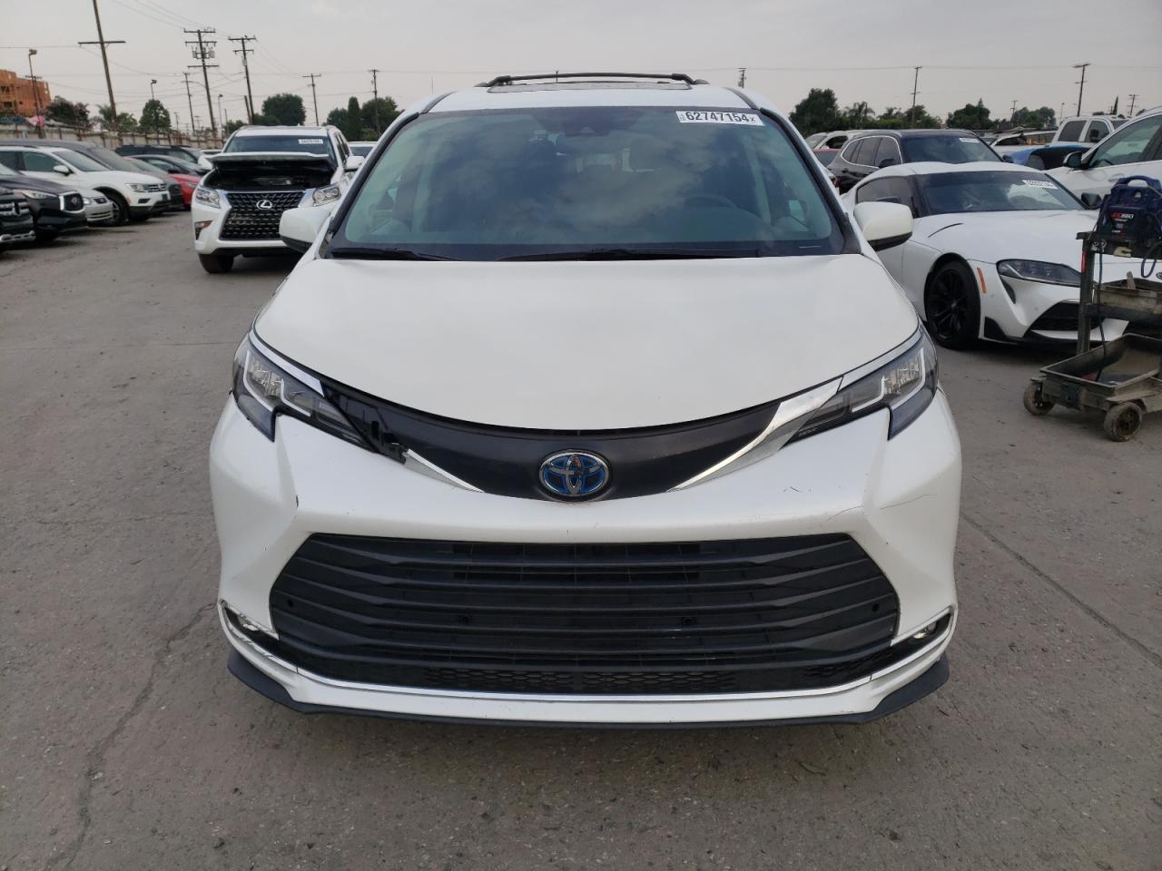 2022 Toyota Sienna Xle vin: 5TDJRKEC2NS100923