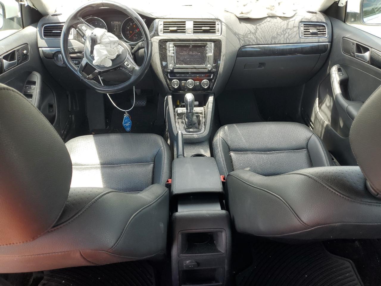 3VWL17AJ8HM353991 2017 Volkswagen Jetta Sel