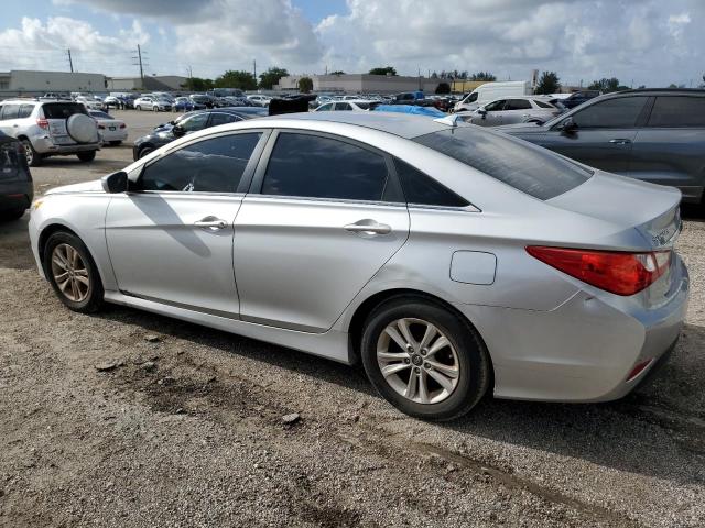 2014 Hyundai Sonata - Image 2