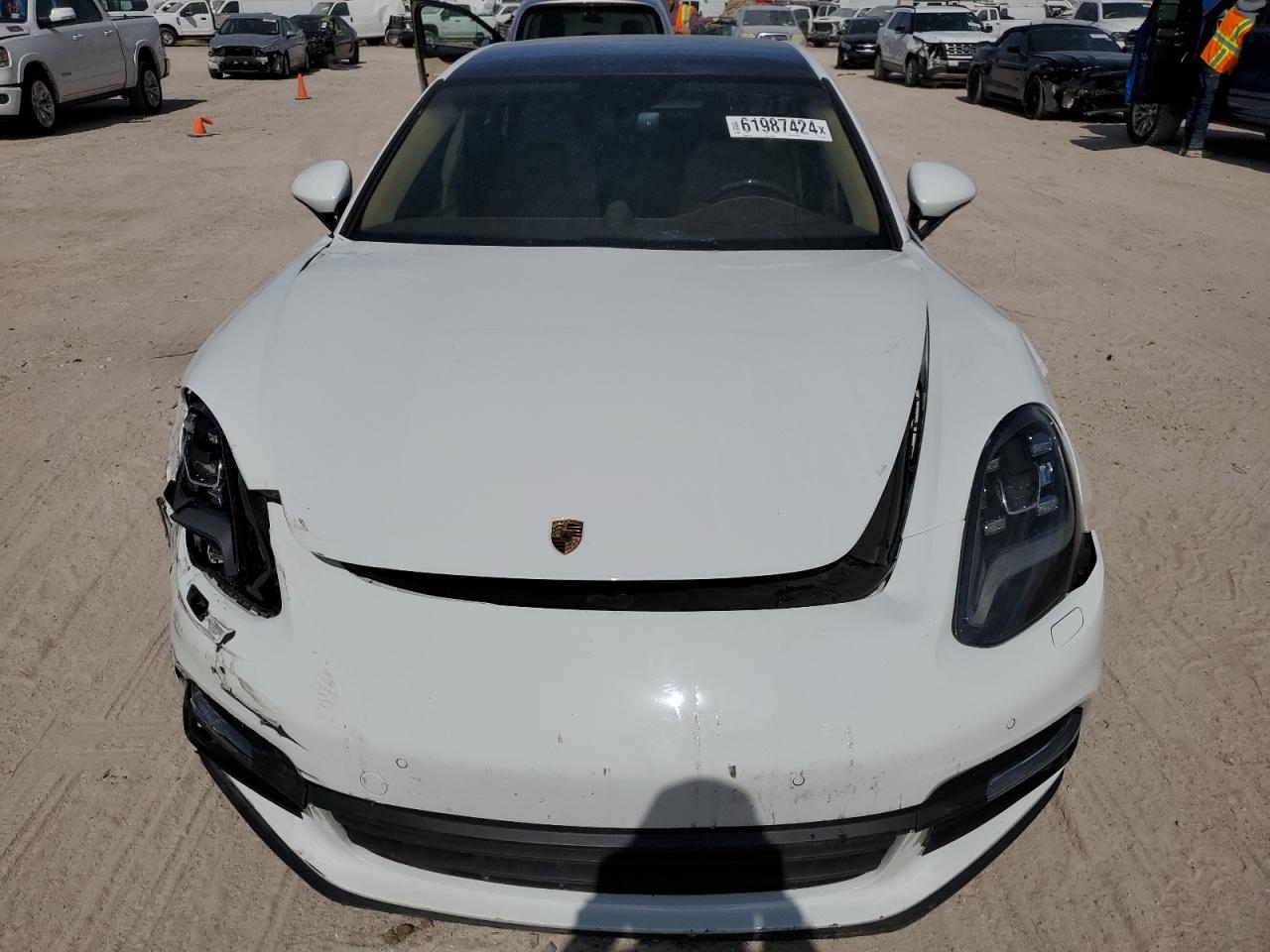 WP0AA2A77JL111265 2018 Porsche Panamera 4