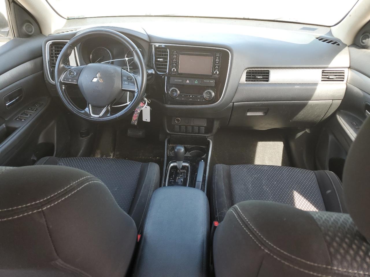 JA4AZ2A36HZ059960 2017 Mitsubishi Outlander Es