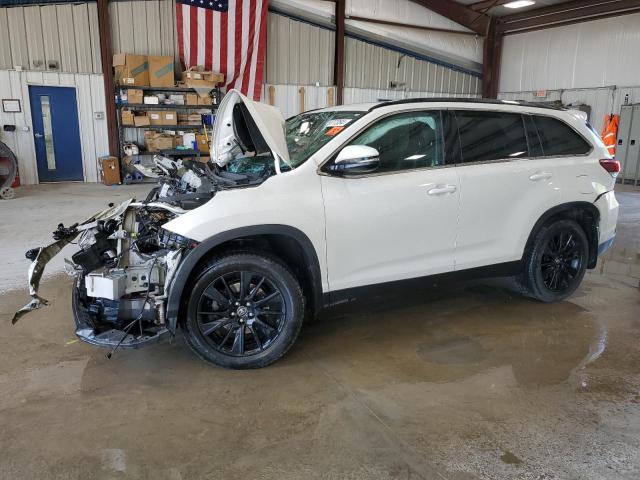 VIN 5TDJZRFH6KS603949 2019 Toyota Highlander, SE no.1